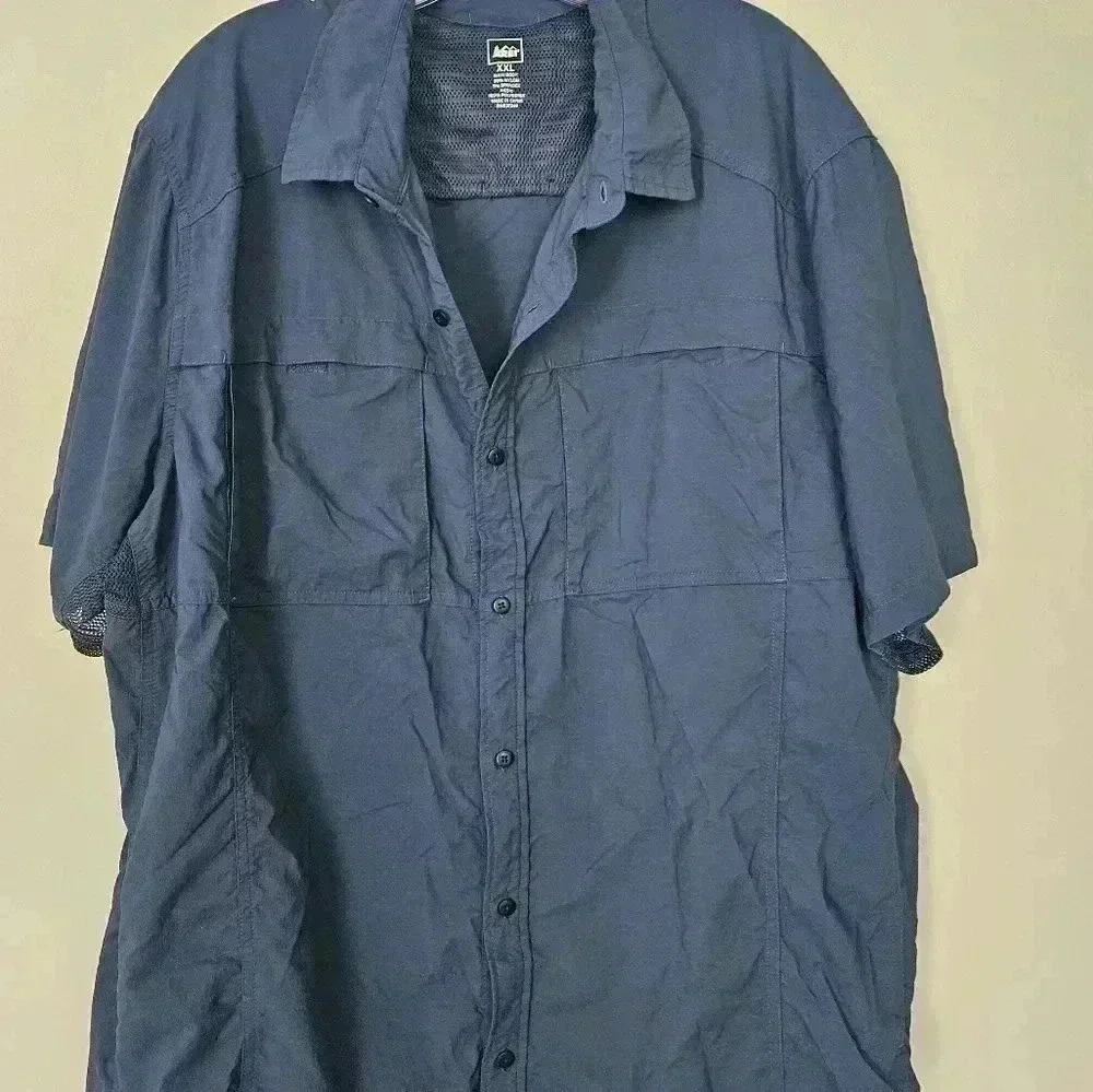 REI BUTTON DOWN SIZE XXL EUC